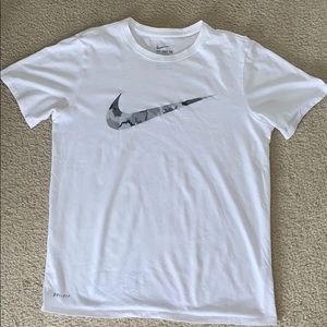 Nike men’s dri-fit tee